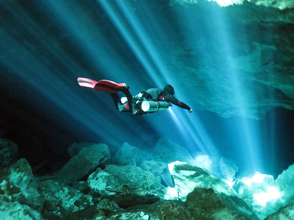 sidemount diving in cenotes sidemount diving in cenotes